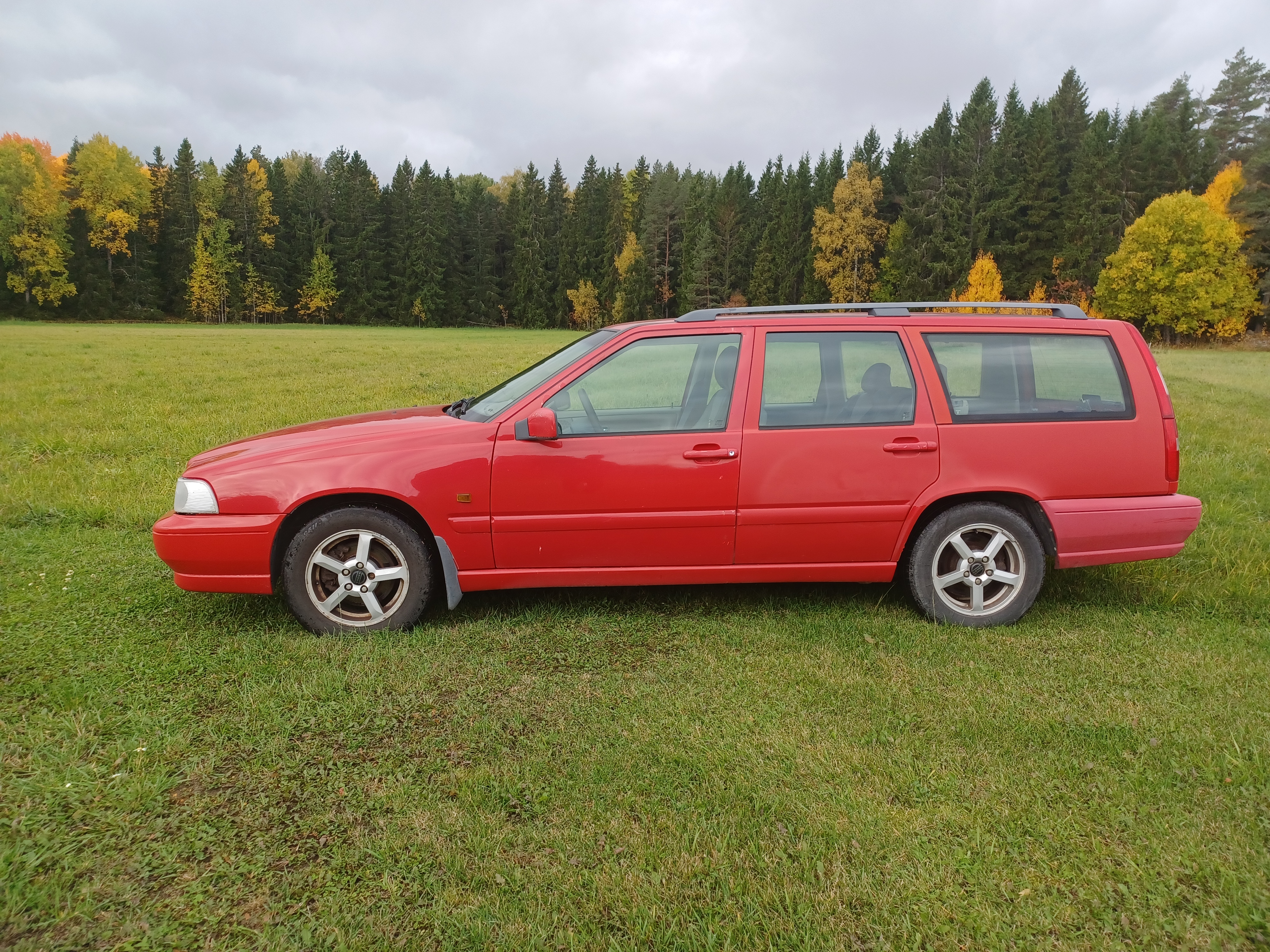 Volvo V70 2.4 Manuell 2000, bild 2/4