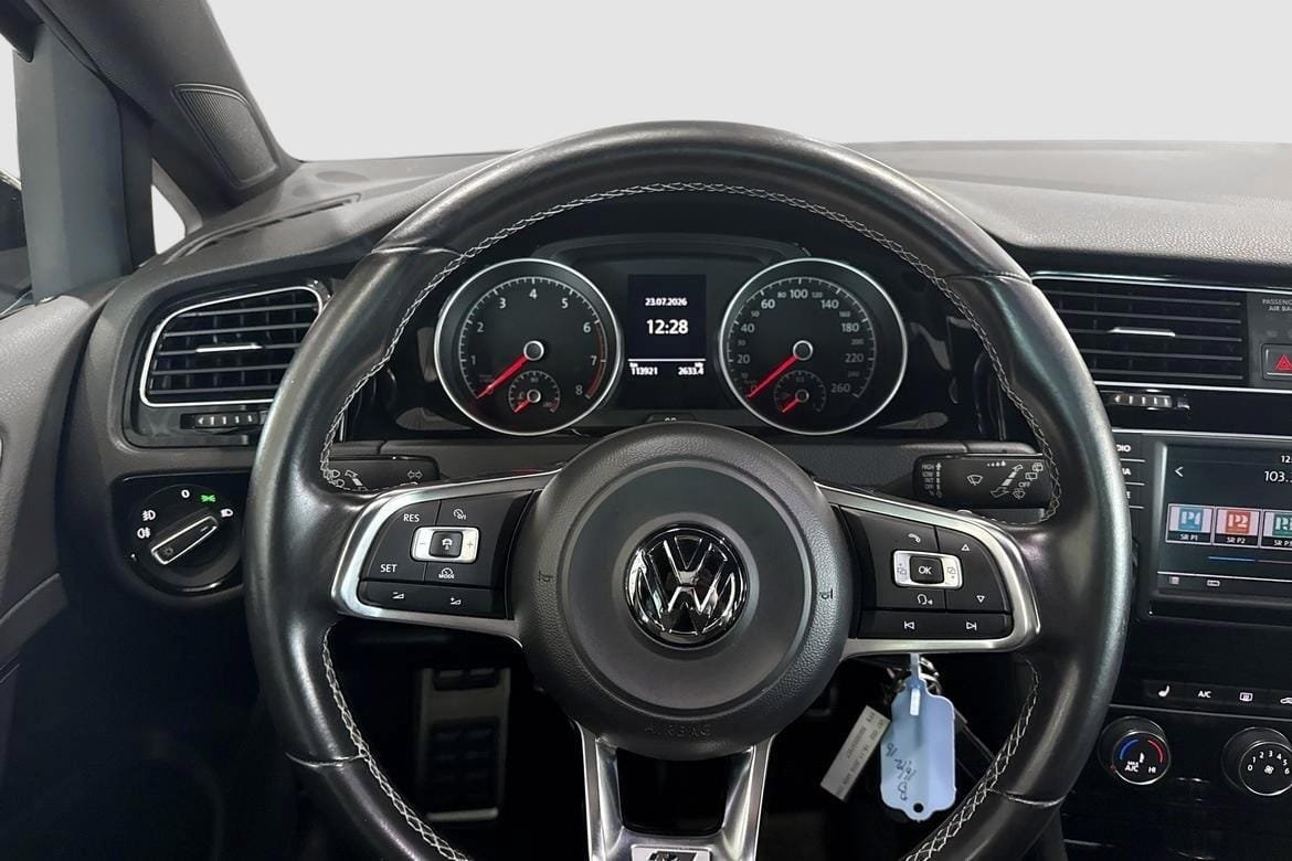 Volkswagen Golf SC 1.4 TSI BMT 2017, photo 6/10