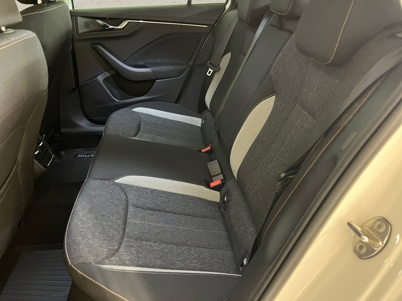 Skoda Kamiq 2023, bild 6/7