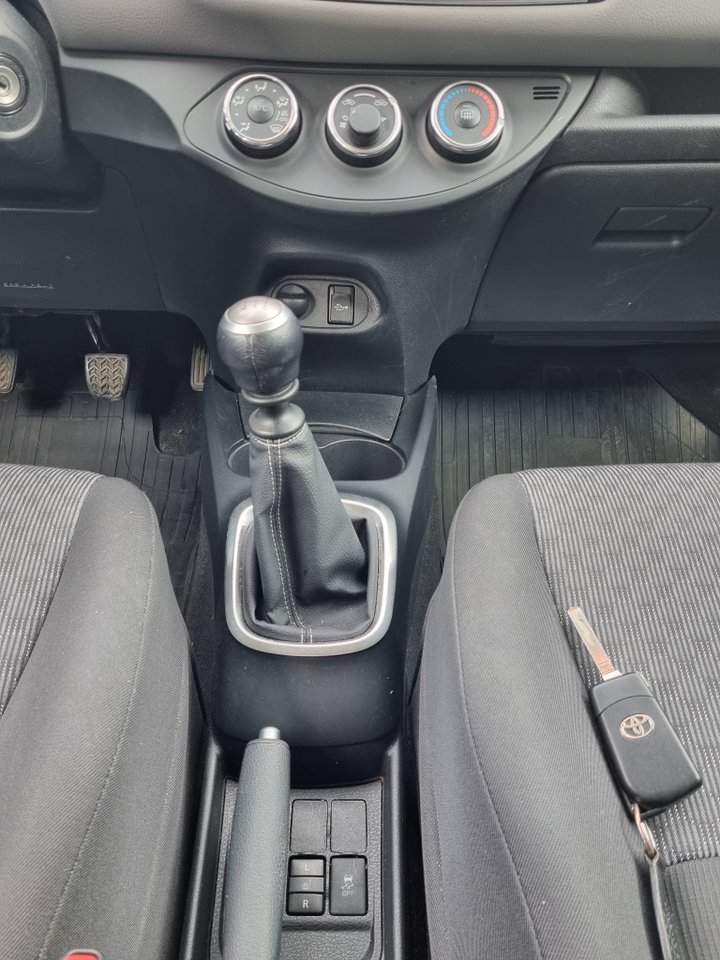 Toyota Yaris 2014, bild 4/6