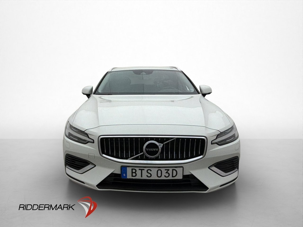 Volvo V60 2022, kuva 2/10