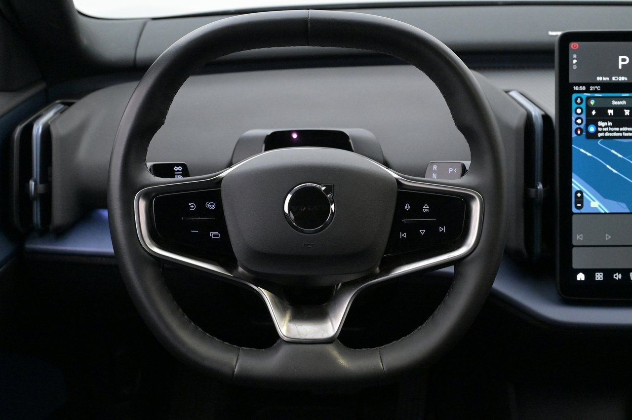 Volvo EX30 2024, bild 7/10