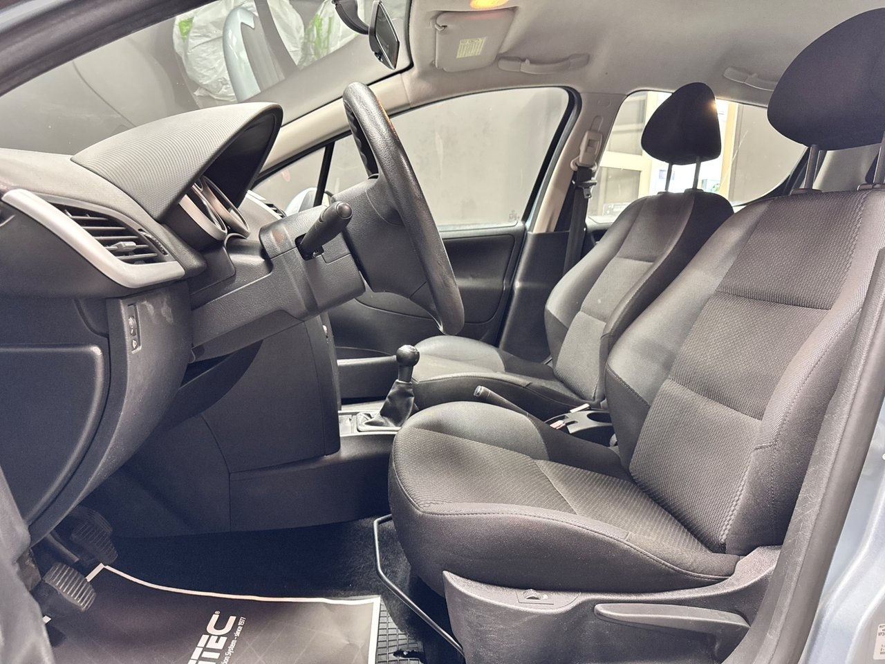 Peugeot 207 5-dörrar 1.4 VTi 95hk 2010, bild 6/9