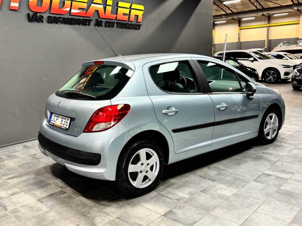 Peugeot 207 5-dörrar 1.4 VTi 95hk 2010, bild 2/9