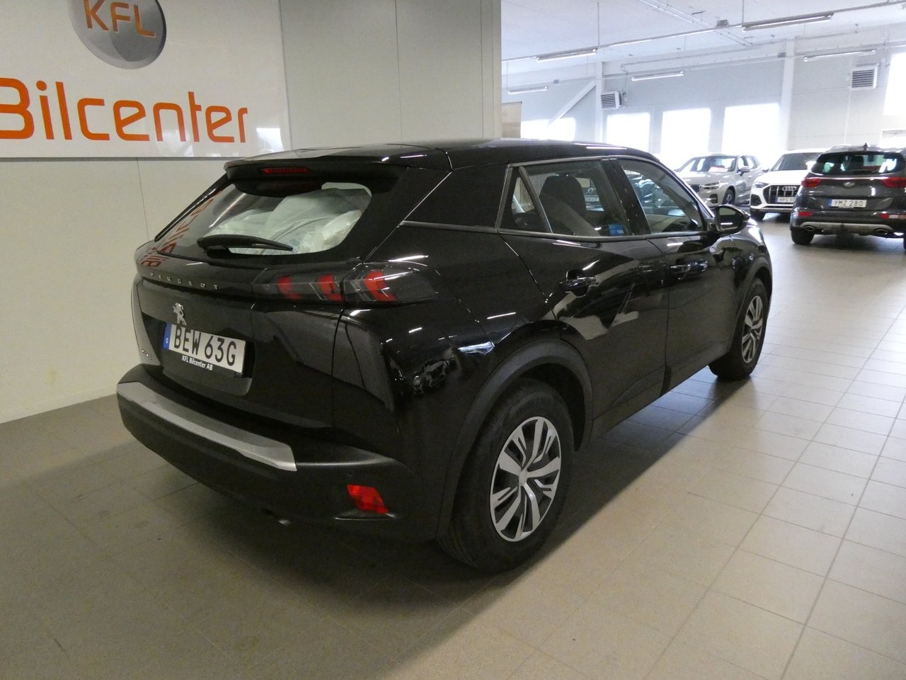 Peugeot 2008 1.2 PureTech 100 2021, photo 4/10