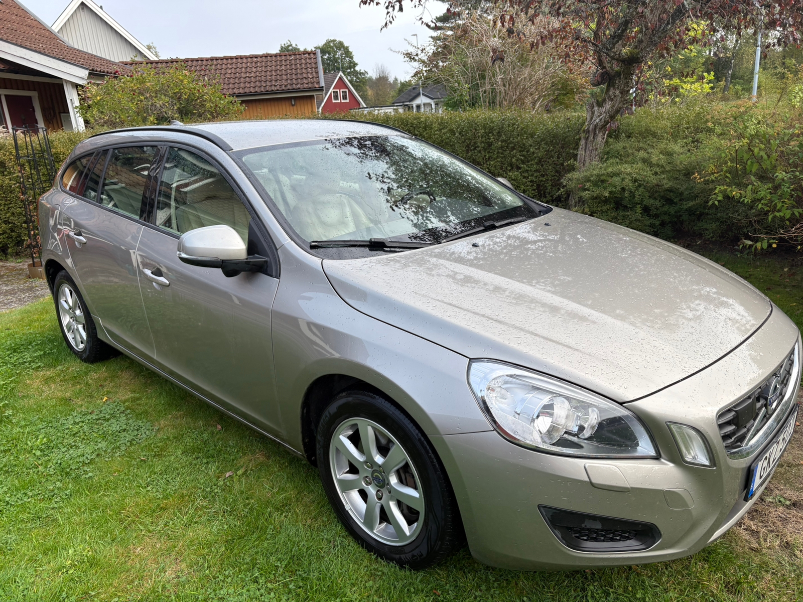 Volvo V60 D5 205HK MYCKET VÄLVÅRDAD 2011, bild 7/8