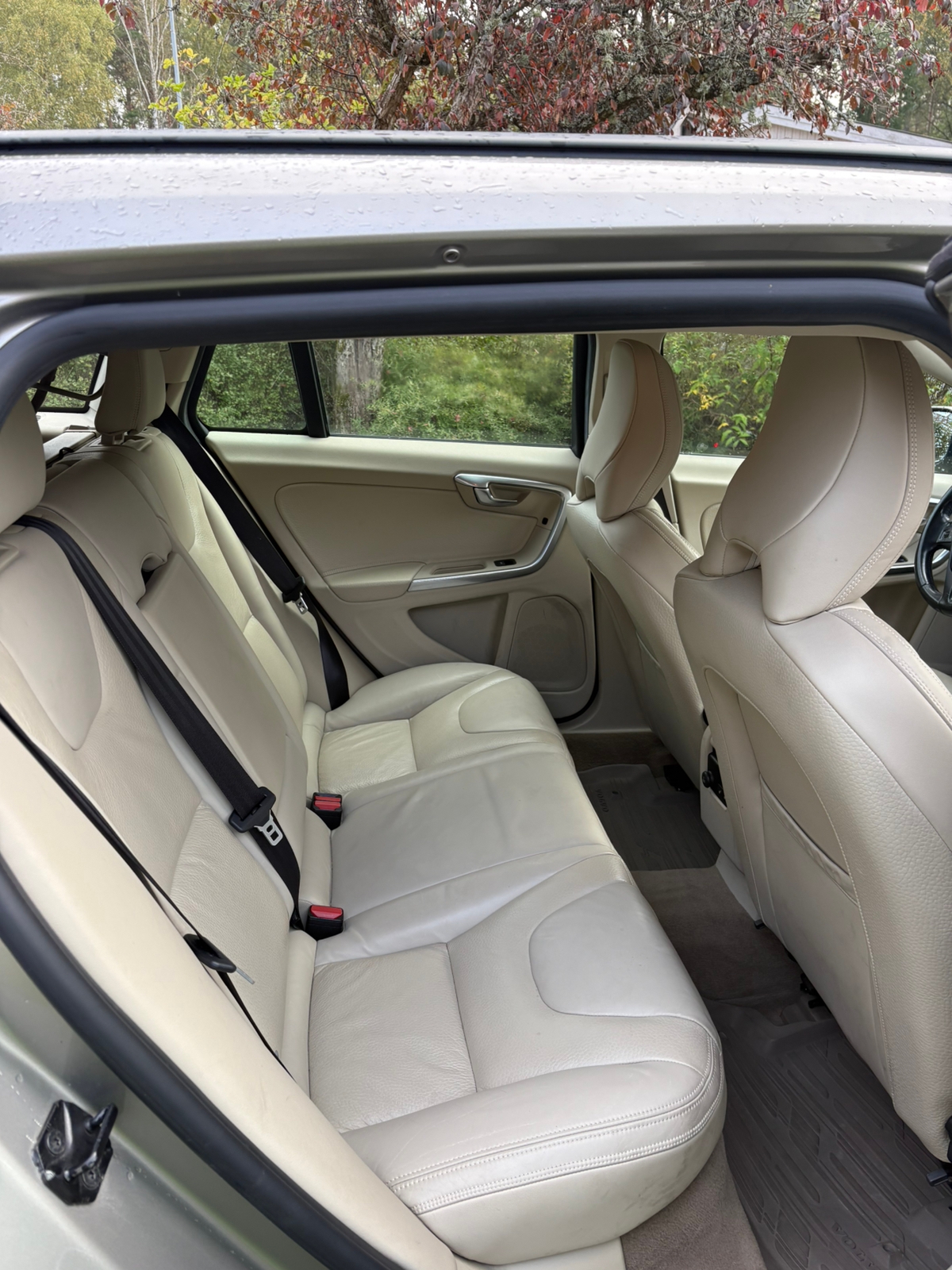 Volvo V60 D5 205HK MYCKET VÄLVÅRDAD 2011, bild 5/8