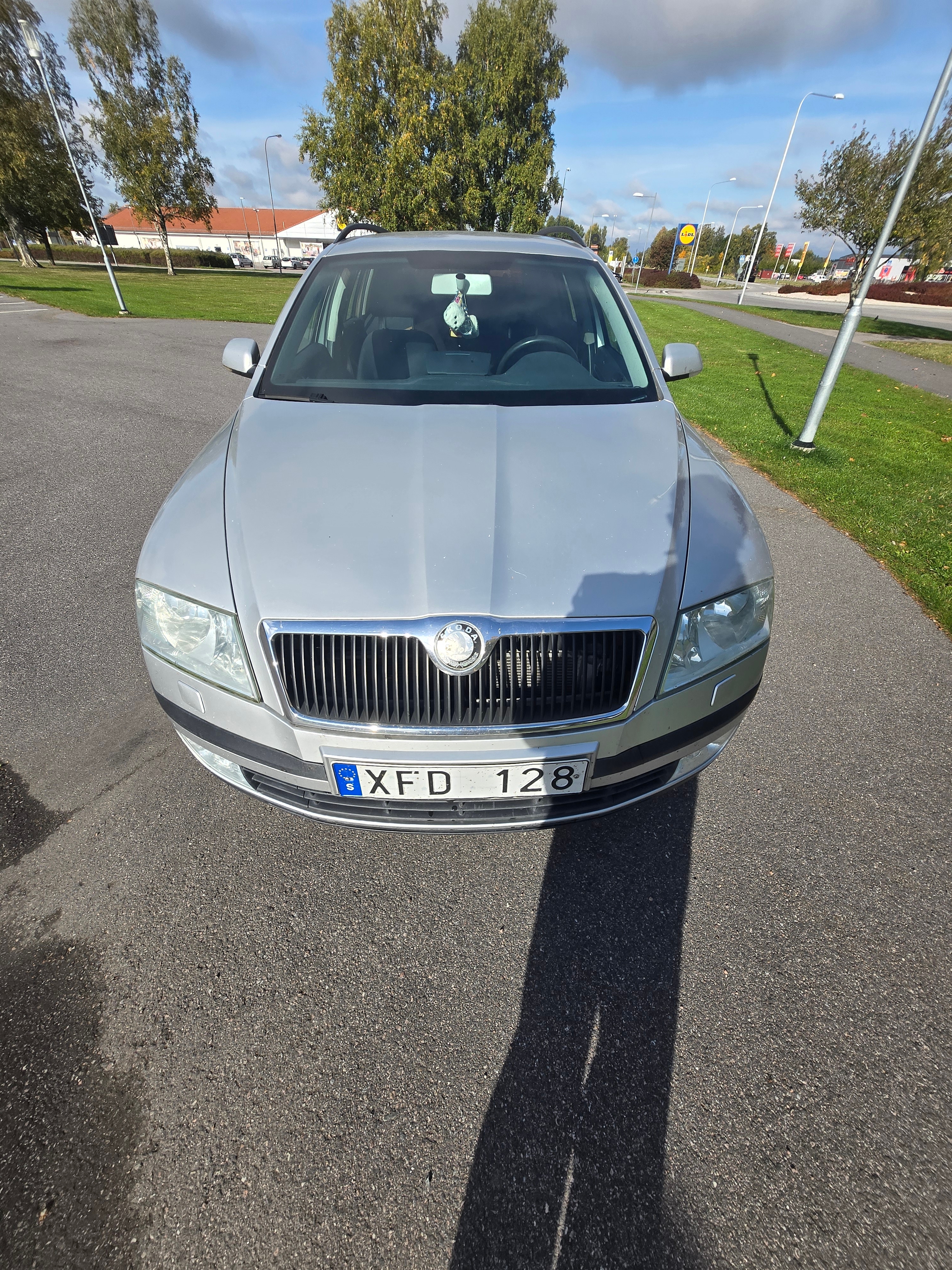 Skoda Octavia 1.6 FSI 2006, bild 2/6