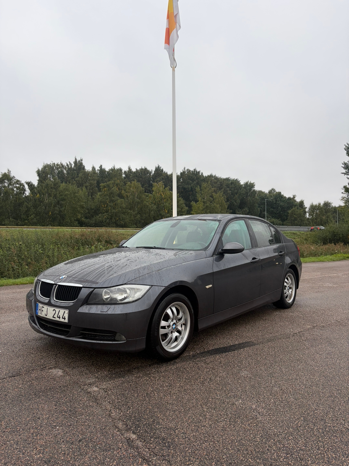 BMW 320 i Sedan Automatisk 2007, kuva 2/5