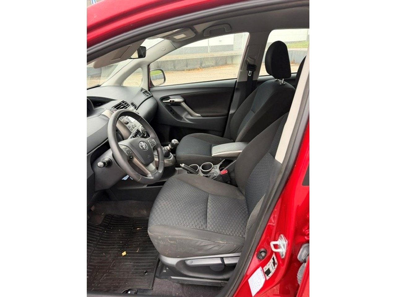 Toyota Verso 2.0 D-4D Manuell, 126hk 2010, bild 6/9