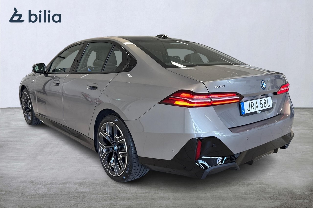 BMW 550 e xDrive M-Sport /B & W 2024, kuva 2/10