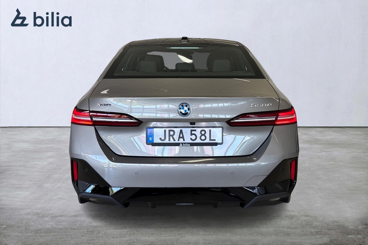 BMW 550 e xDrive M-Sport /B & W 2024, kuva 4/10