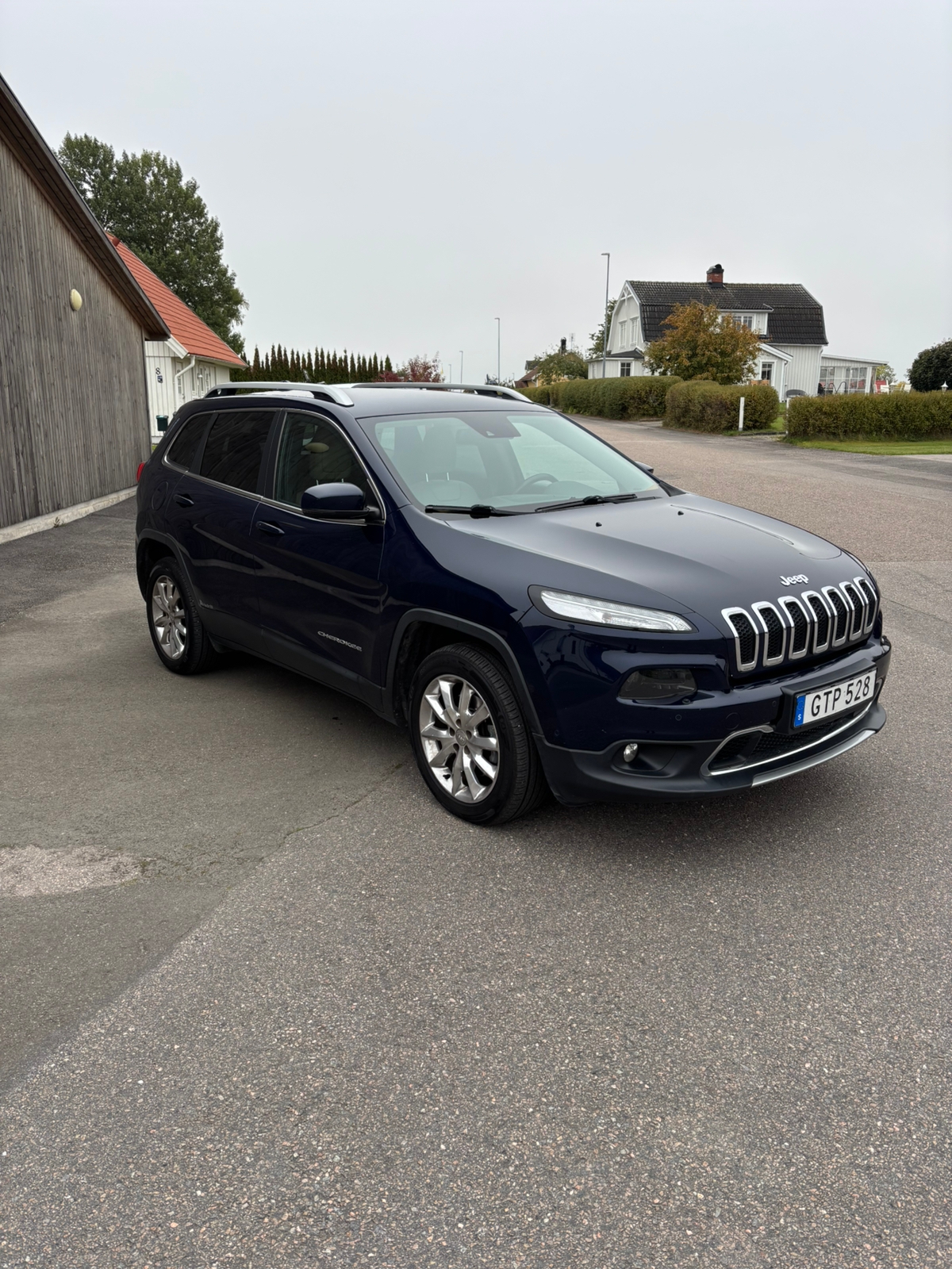 Jeep Cherokee 2.0 CRD 4WD Automatisk 2015, bild 2/8