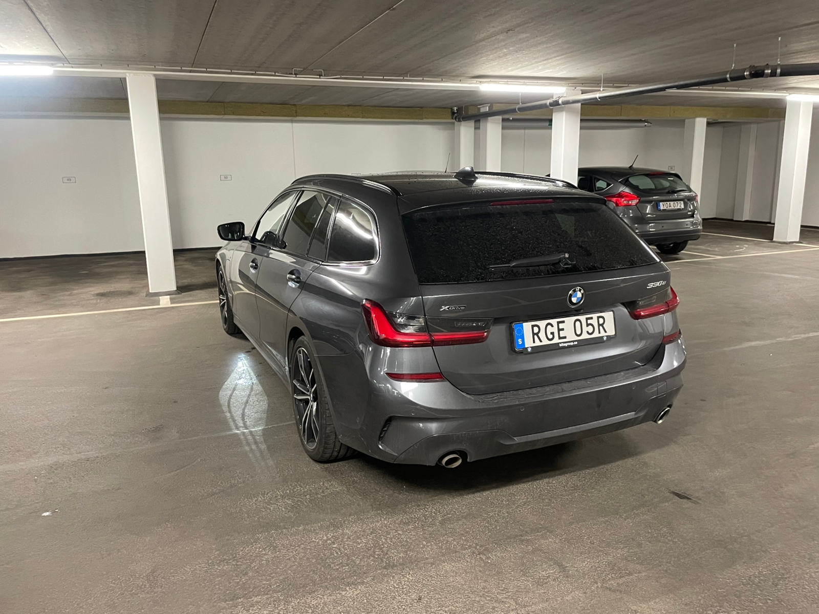 BMW 330 e xDrive Touring Steptronic 2021, photo 2/6
