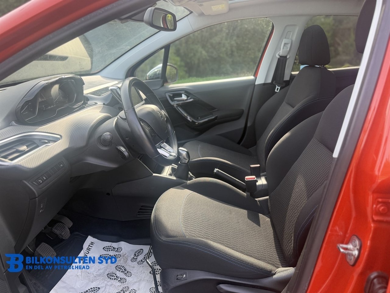 Peugeot 208 5-dörrar 1.2 VTi Manuell 2017, bild 5/10