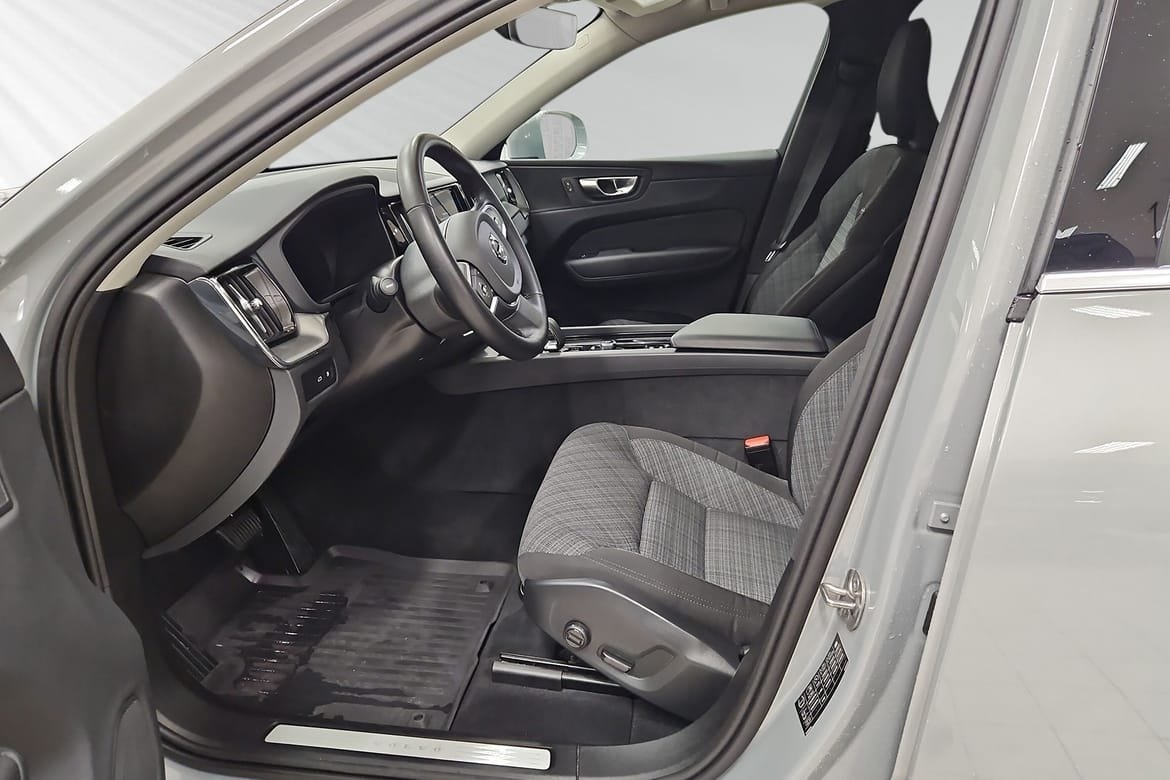 Volvo XC60 T6 Core Nordic Edition, Drag 2025, bild 7/10