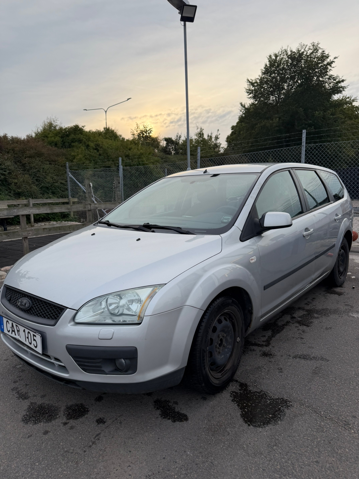 Ford Focus Kombi 1.8 Flexifuel Manuell 2007, bild 2/10