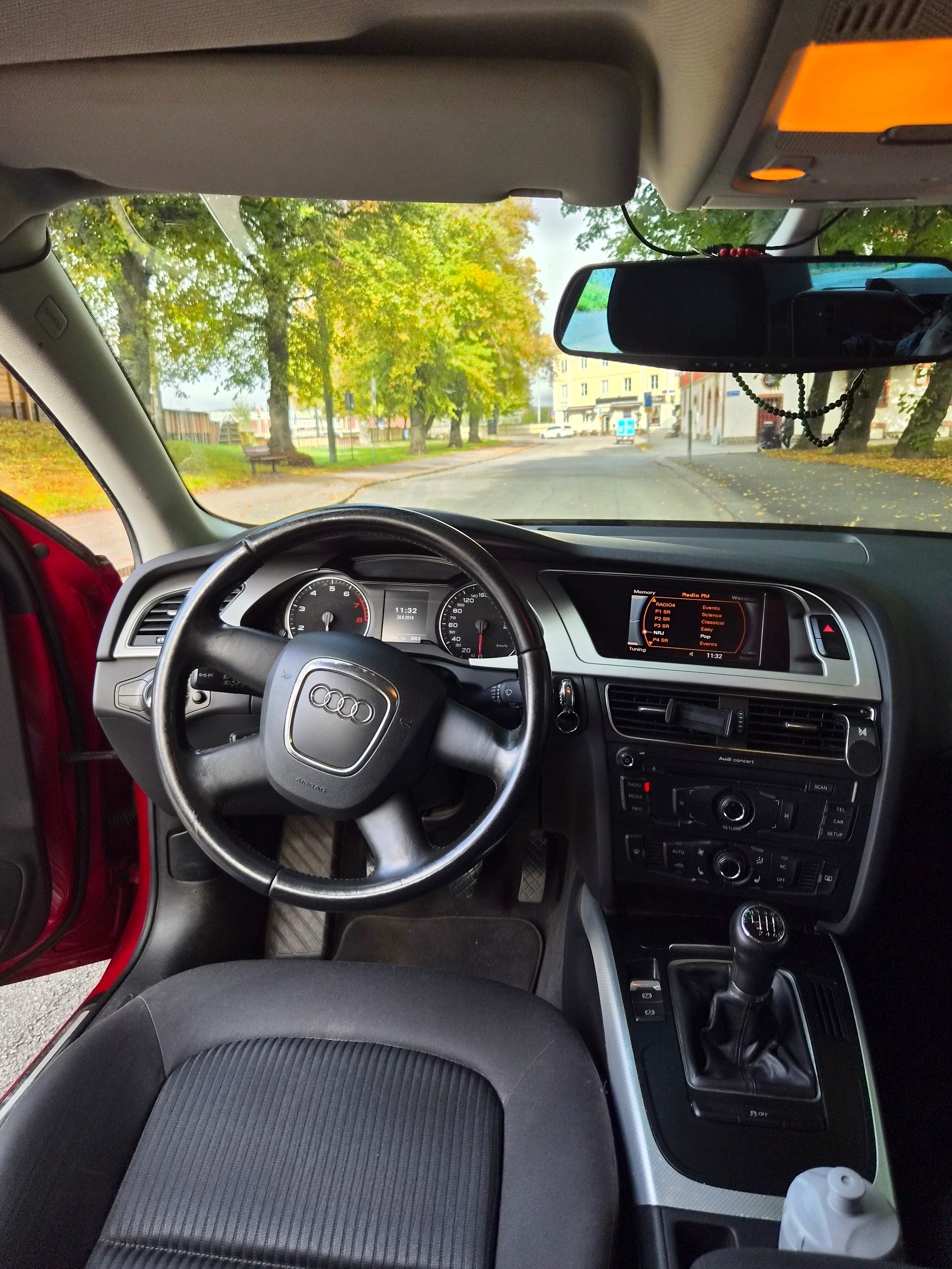 Audi A4 Sedan 1.8 TFSI Manuell 2012, bild 4/4