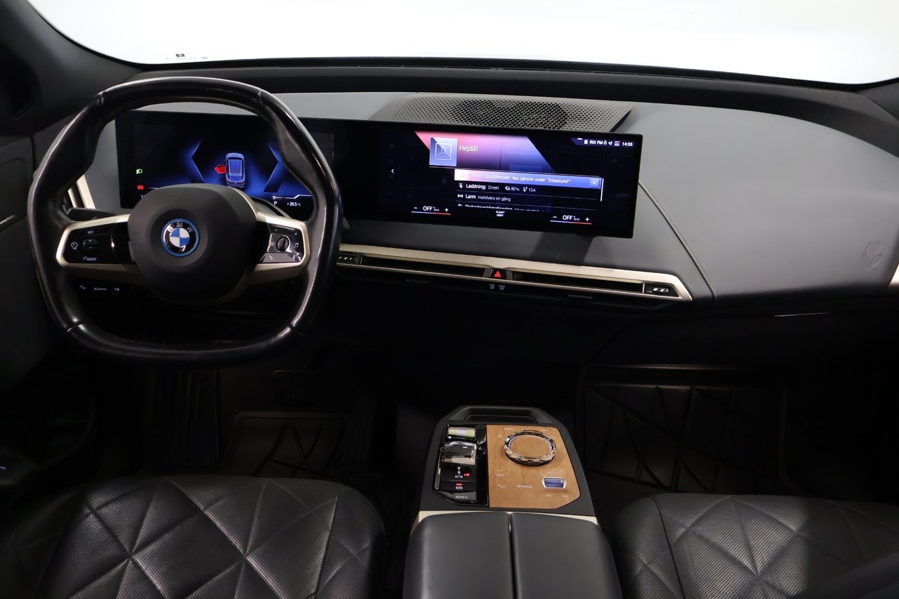 BMW iX 2022, photo 7/10