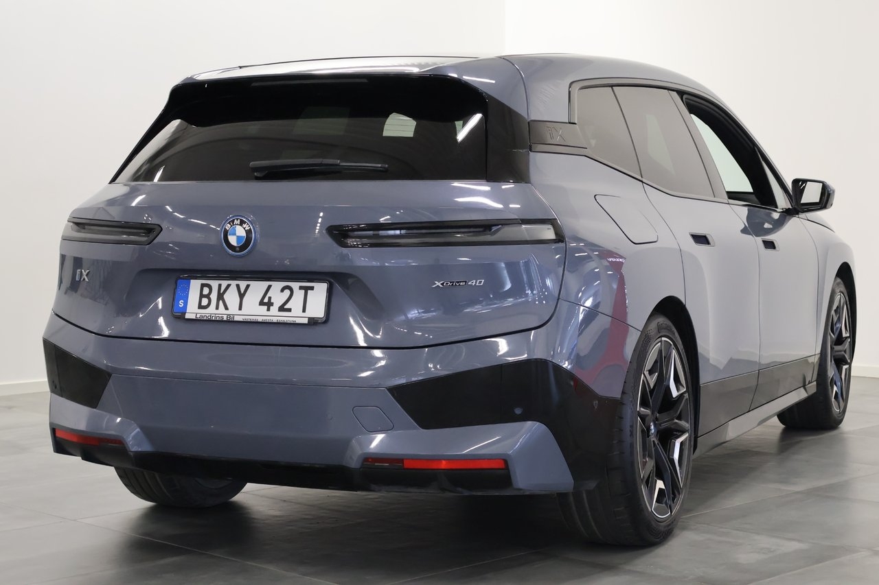 BMW iX 2022, photo 3/10