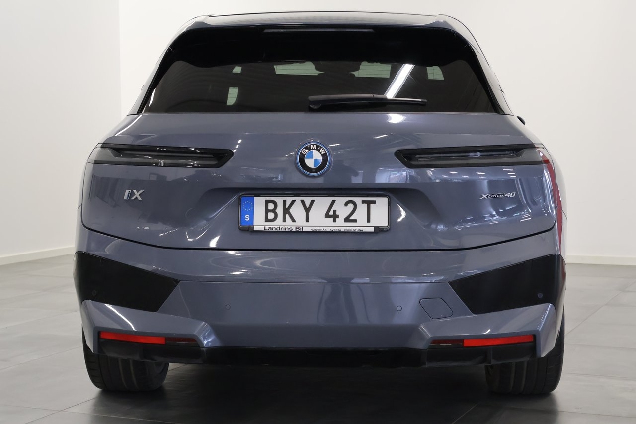 BMW iX 2022, photo 5/10