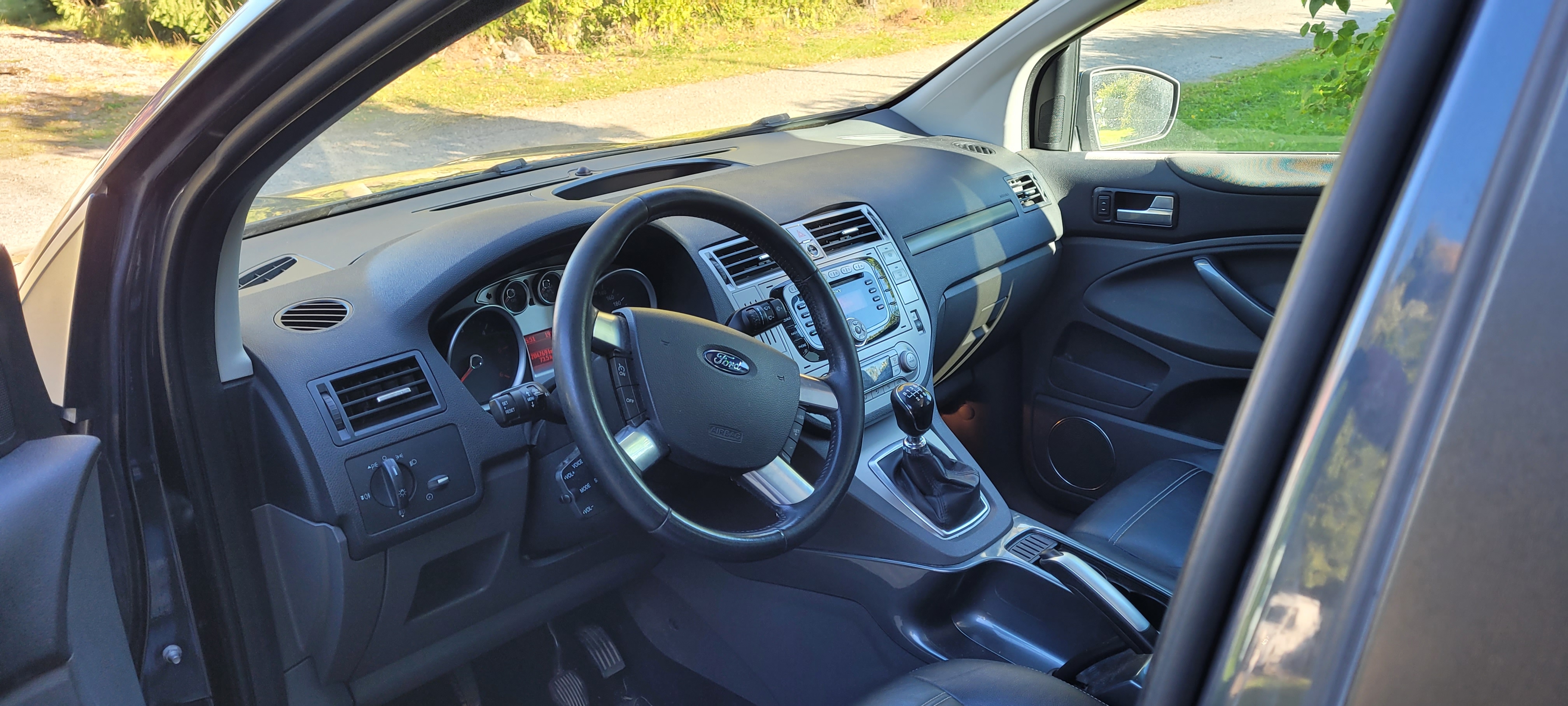 Ford Kuga 2.0 TDCi AWD Manuell 2011, bild 4/5