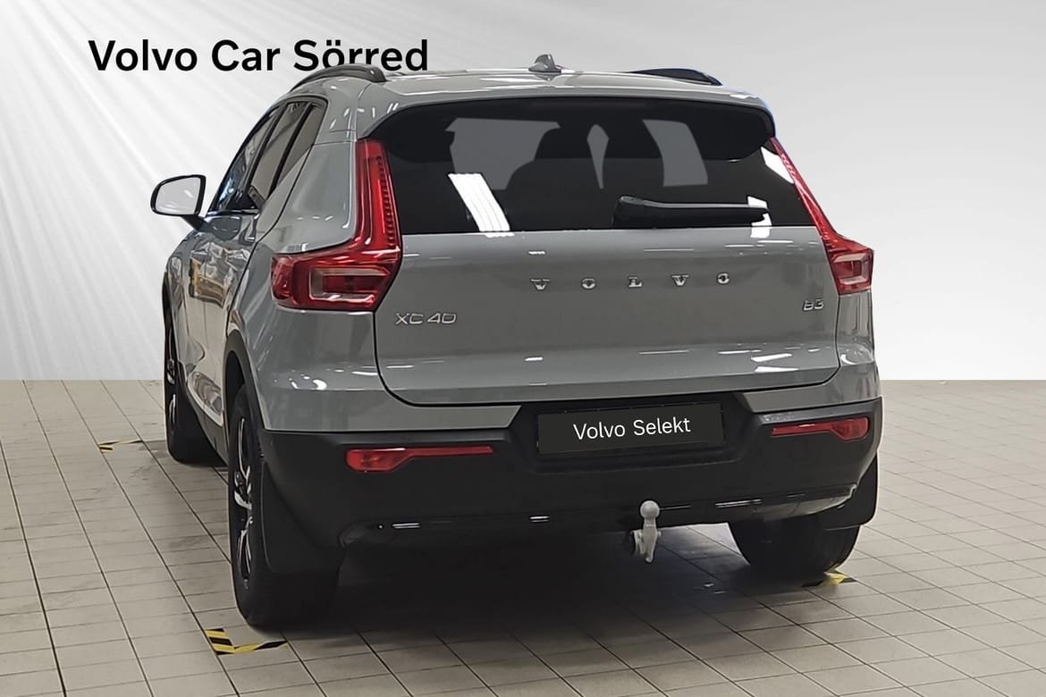 Volvo XC40 B3 FWD Bensin Plus Dark 2025, bild 4/10