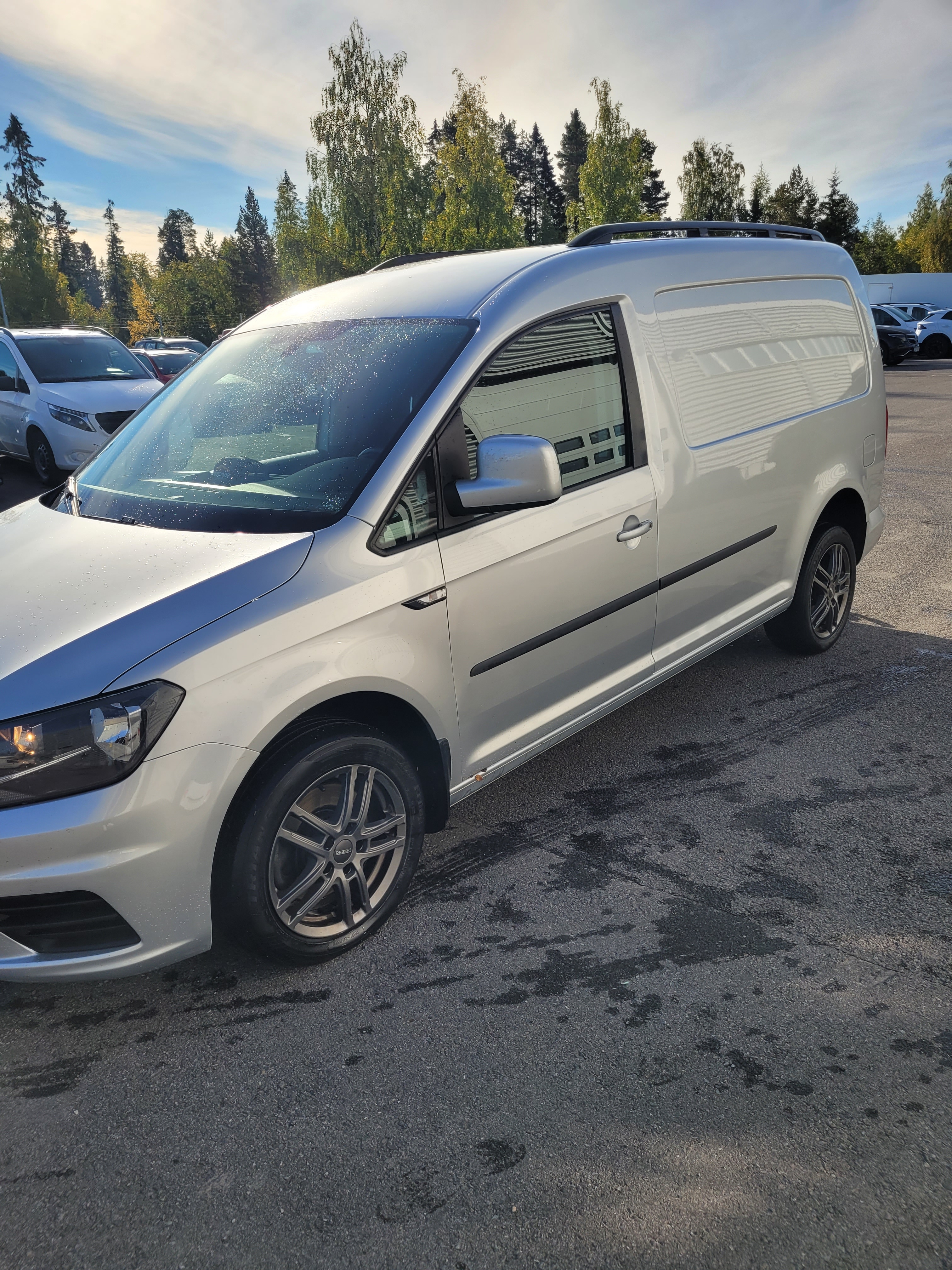 Volkswagen Caddy Maxi 2016, bild 4/5