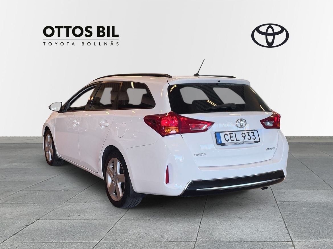 Toyota Auris 2014, kuva 2/10