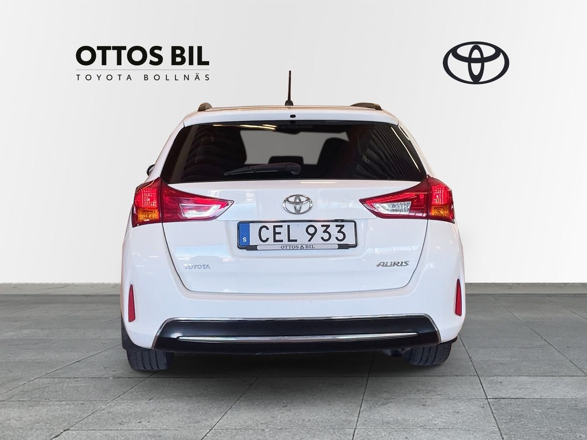 Toyota Auris 2014, kuva 4/10