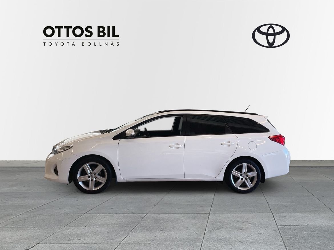 Toyota Auris 2014, kuva 3/10