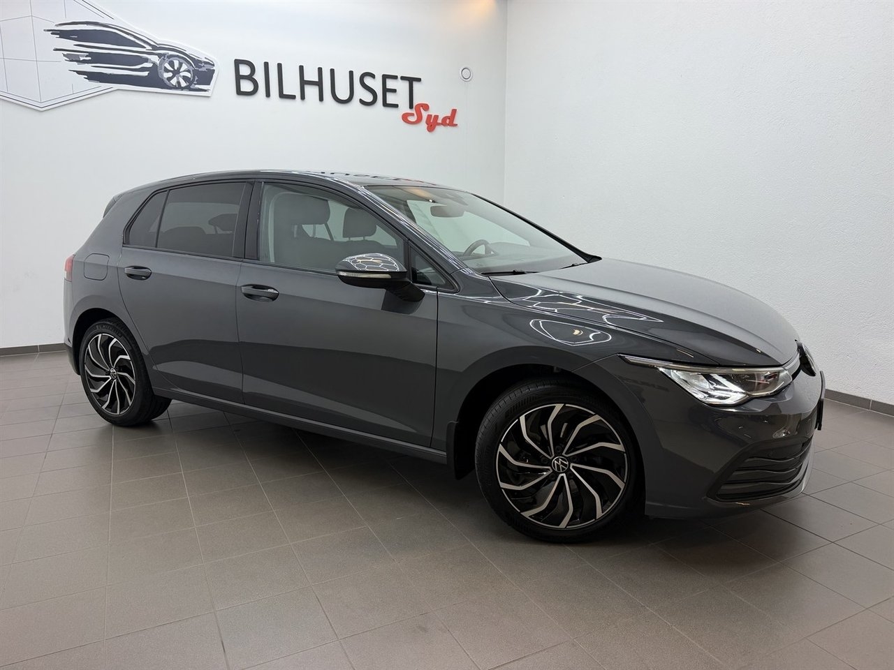Volkswagen Golf 1.0 TSI 110hk Värmare 2021, bild 2/10