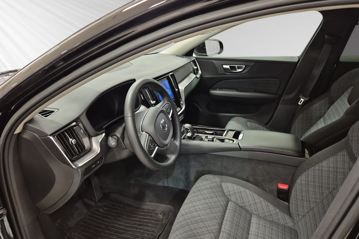 Volvo V60 Recharge T6 Core Edition 2023, bild 7/10