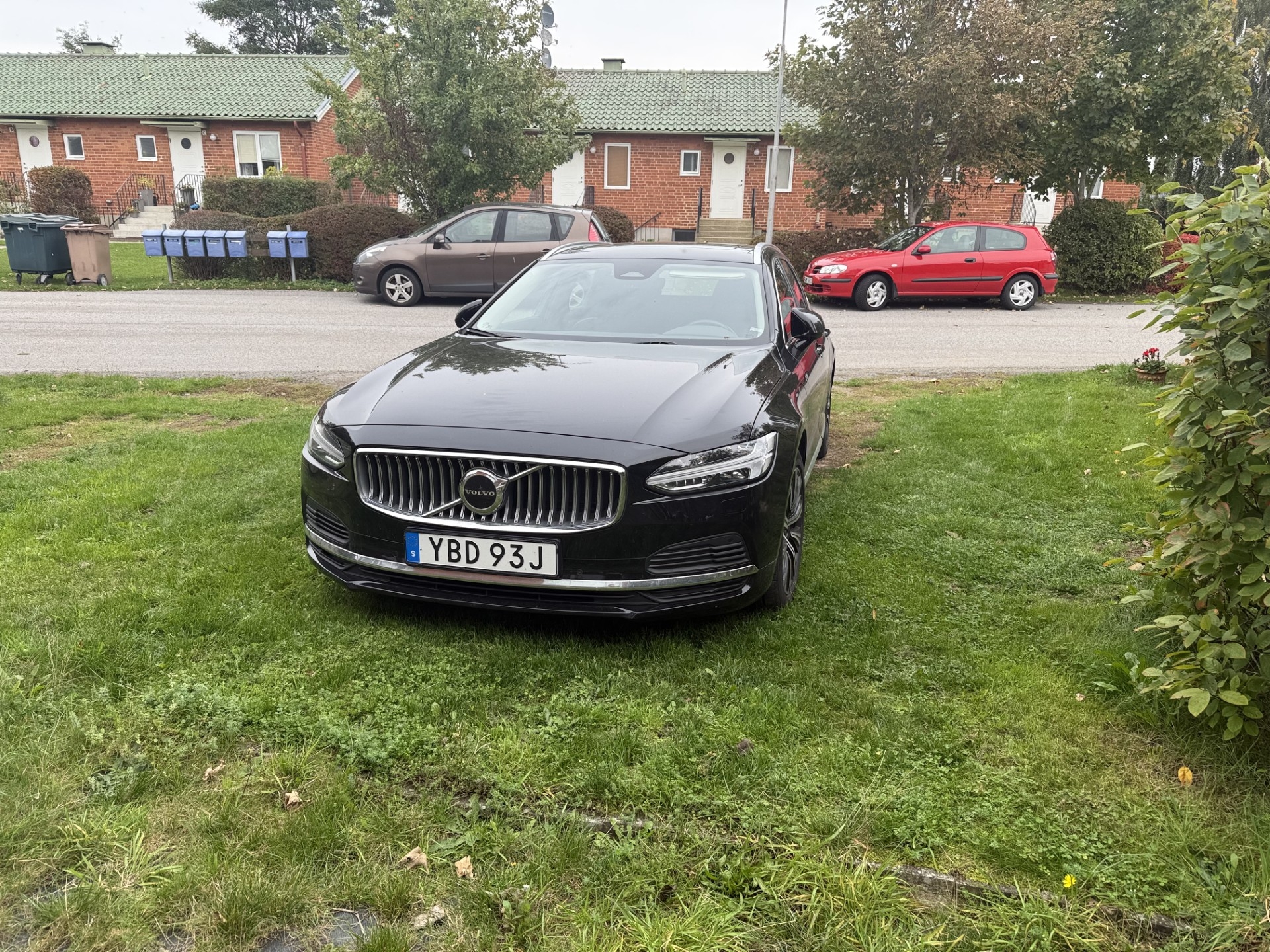 Volvo V90 Recharge T6 AWD Geartronic 2022, kuva 2/6