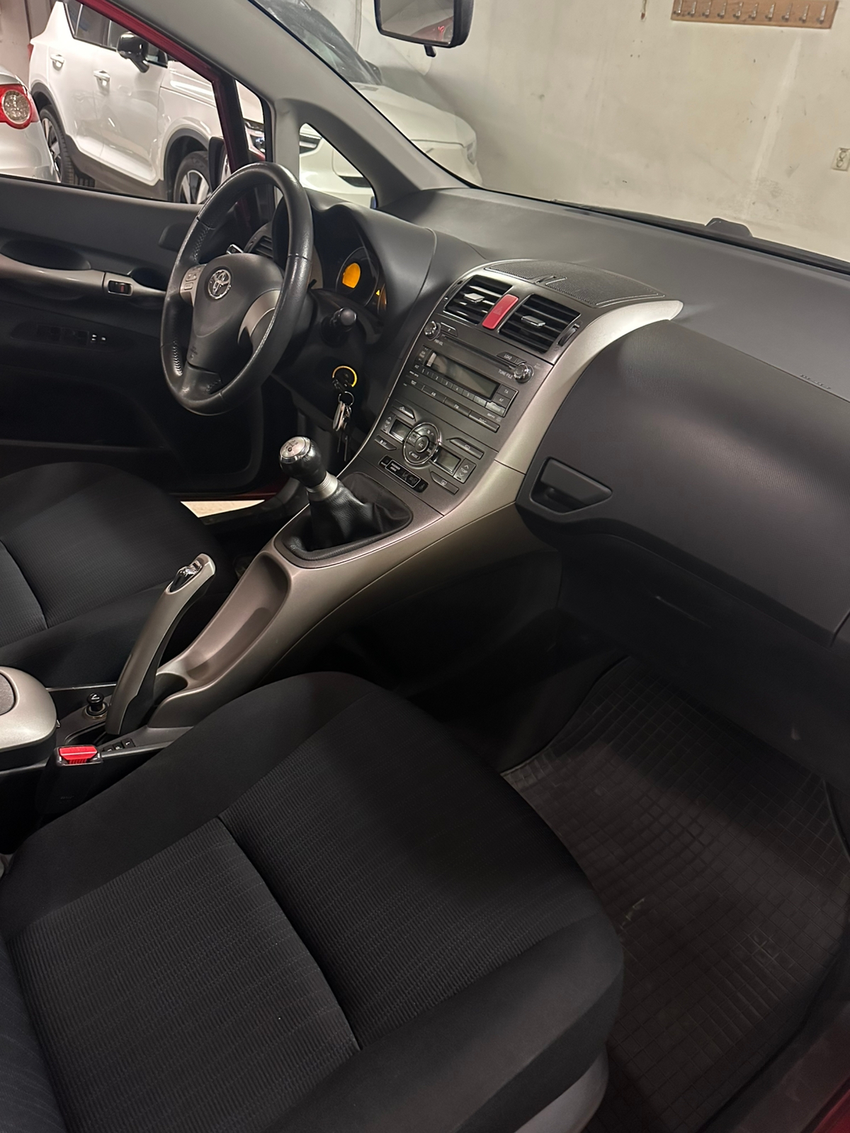 Toyota Auris 2008, kuva 5/7