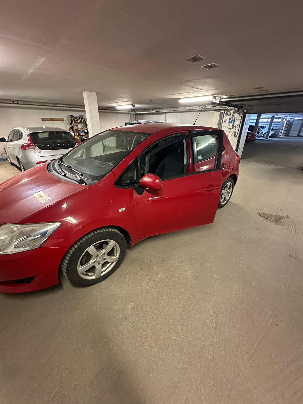 Toyota Auris 2008, kuva 2/7