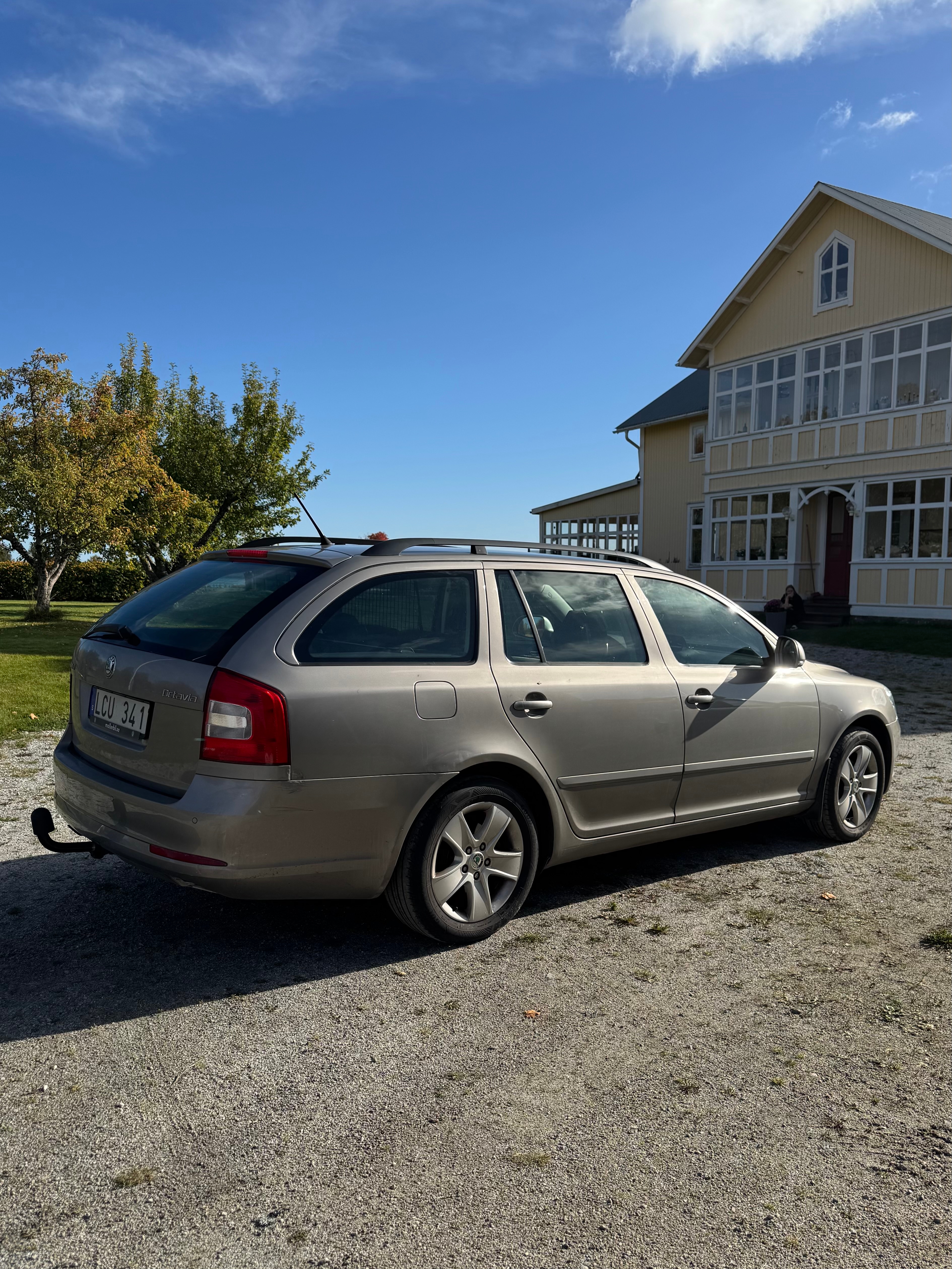 Skoda Octavia Kombi 1.8 TSI 4x4 Manuell 2011, photo 2/6