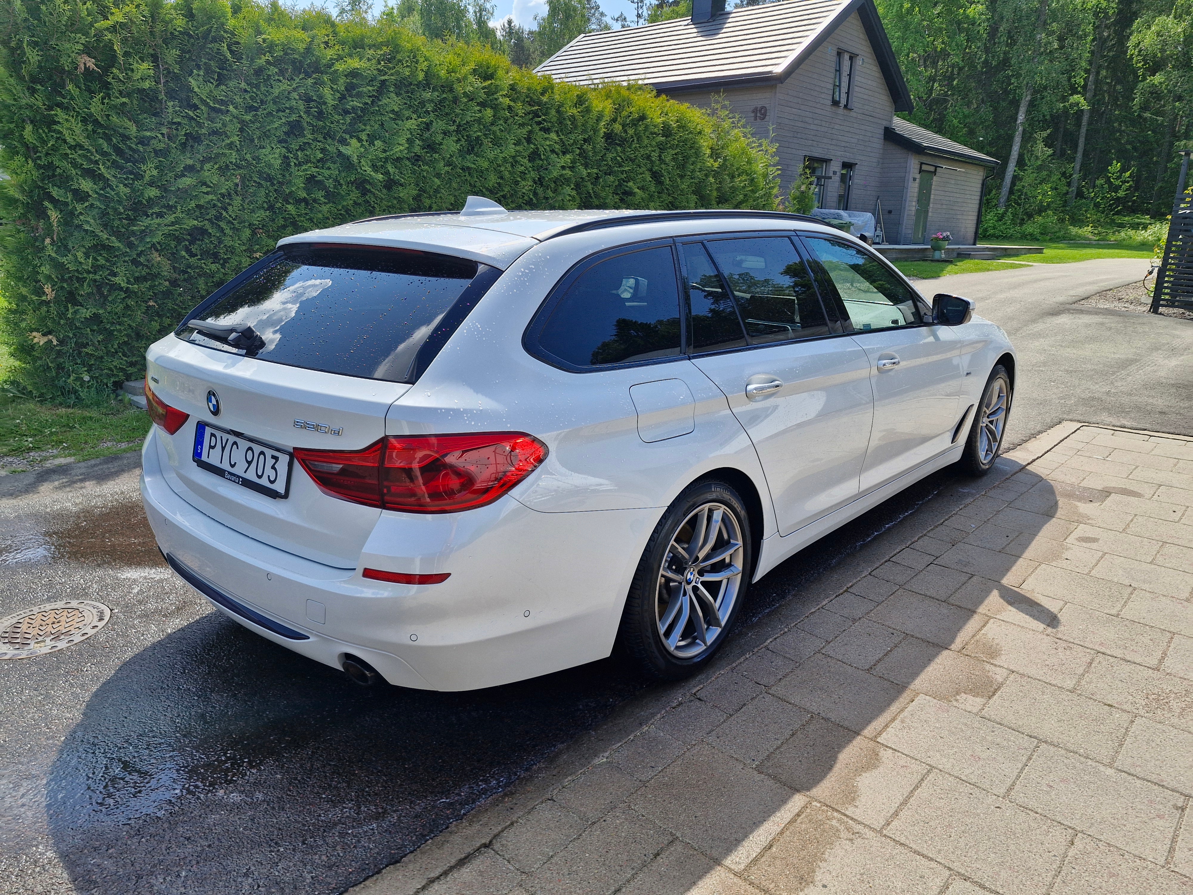 BMW 520 d xDrive Touring Steptronic 2018, photo 7/10