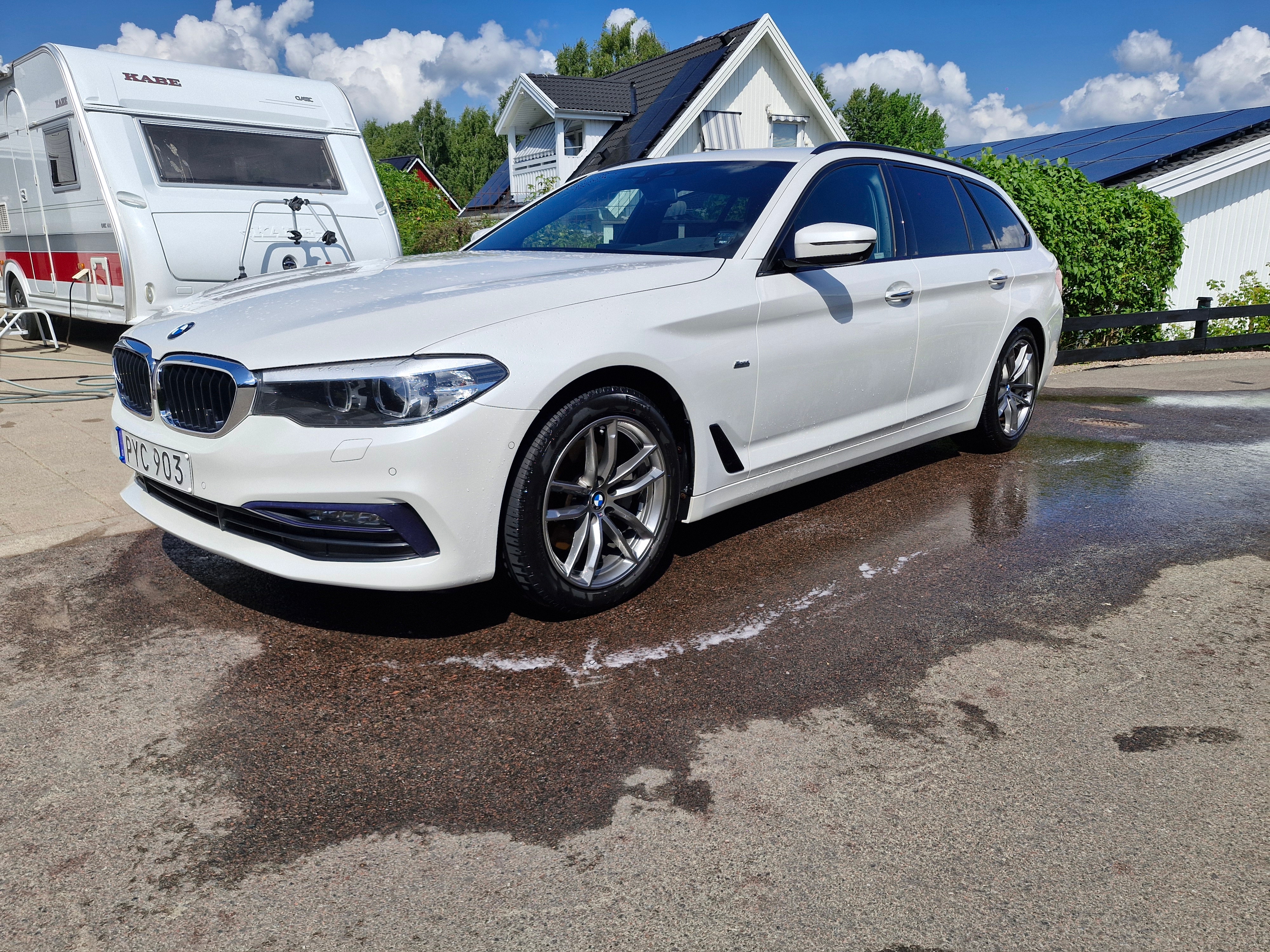 BMW 520 d xDrive Touring Steptronic 2018, photo 4/10