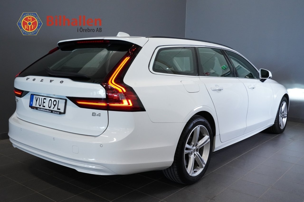 Volvo V90 B4 Momentum Advanced 2022, bild 2/10