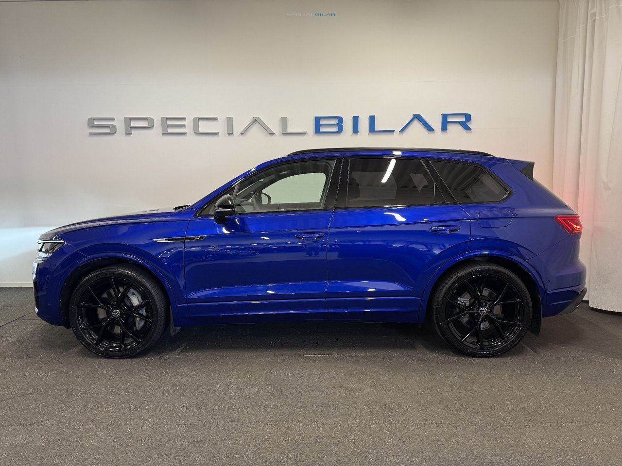 Volkswagen Touareg 2023, bild 2/10