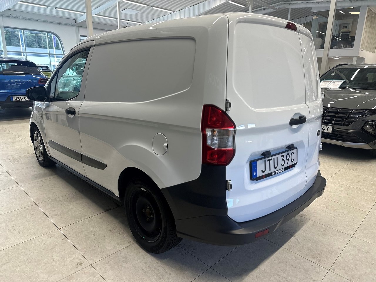 Ford Transit Courier 2020, bild 4/10