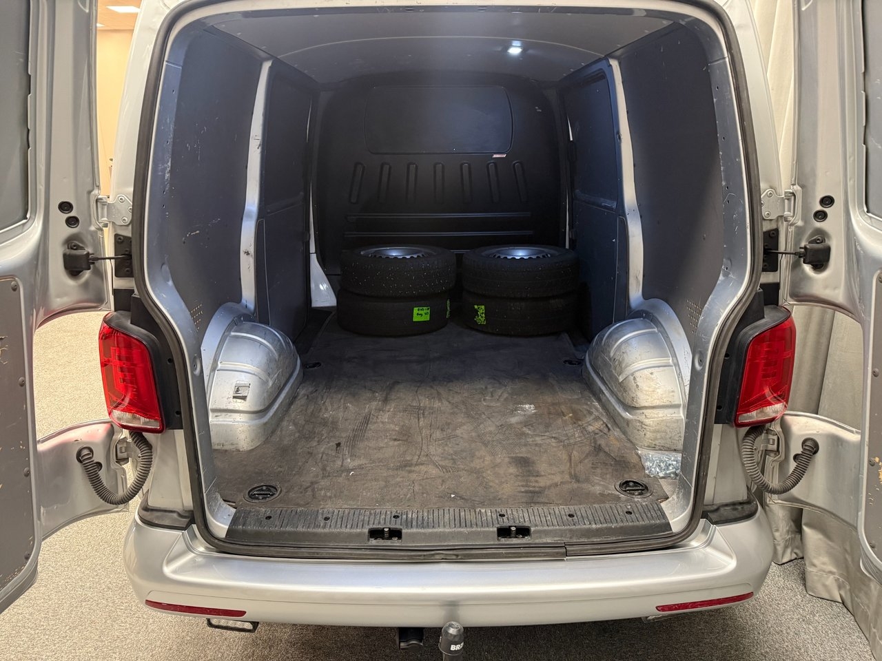 Volkswagen Transporter 2023, bild 5/10