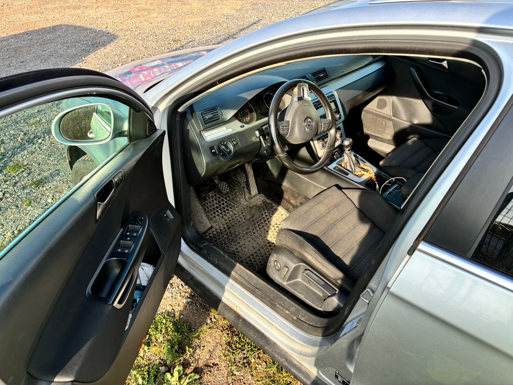 Volkswagen Passat 2010, bild 4/5
