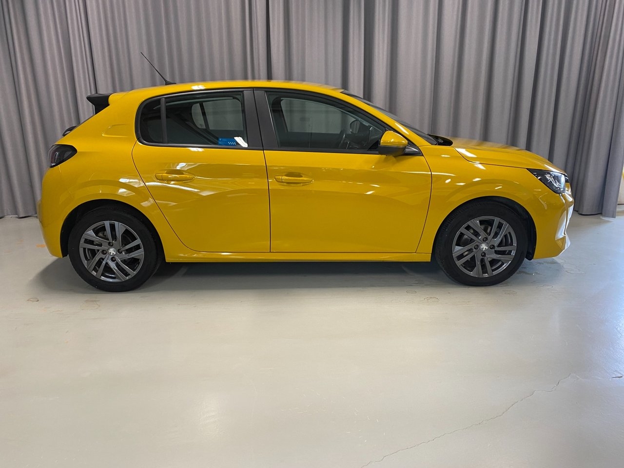 Peugeot 208 Active 100hk Automat 2020, bild 3/10