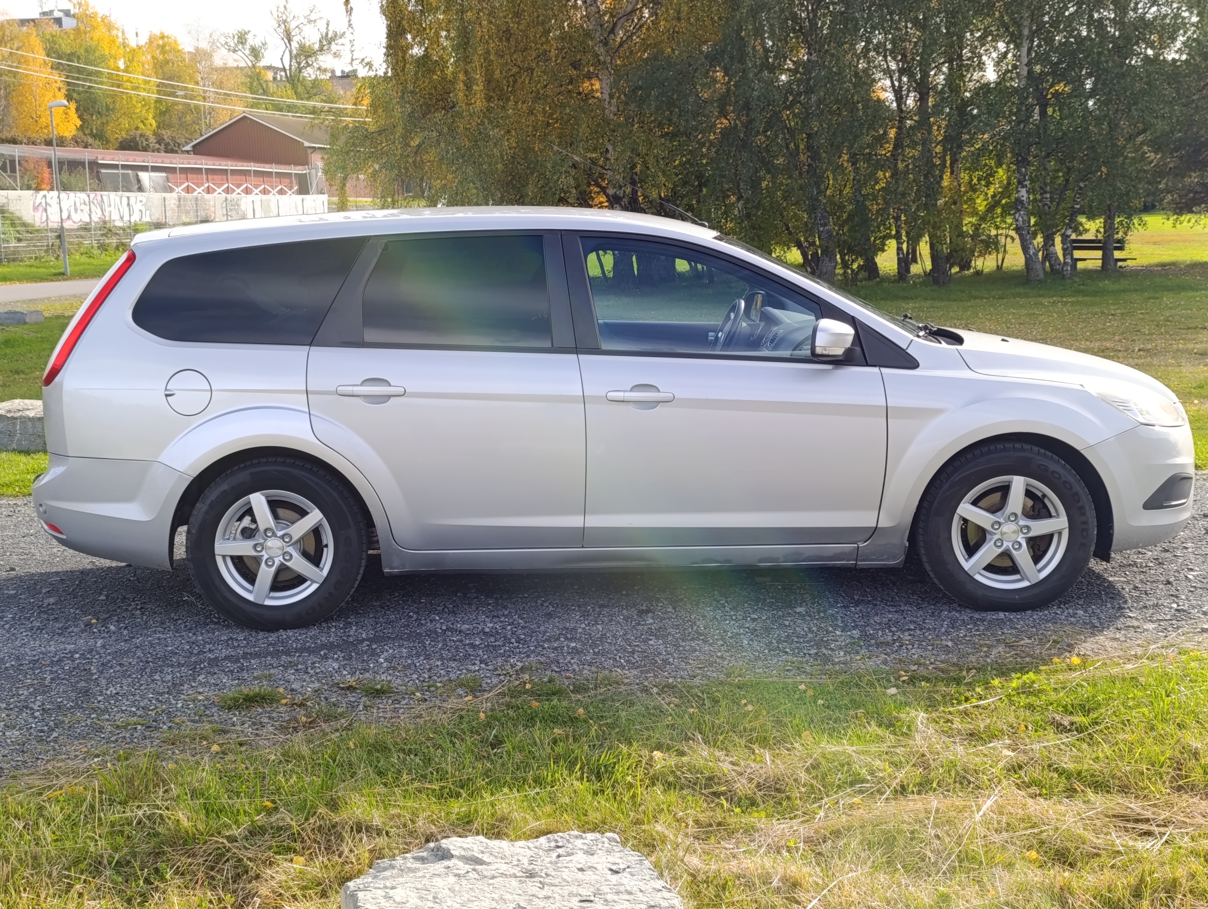 Ford Focus Kombi 1.6 TDCi Manuell 2009, bild 2/10