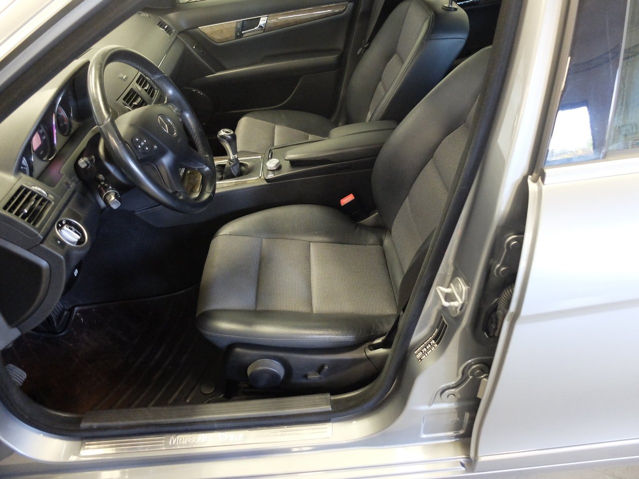 Mercedes-Benz C 2011, photo 7/10