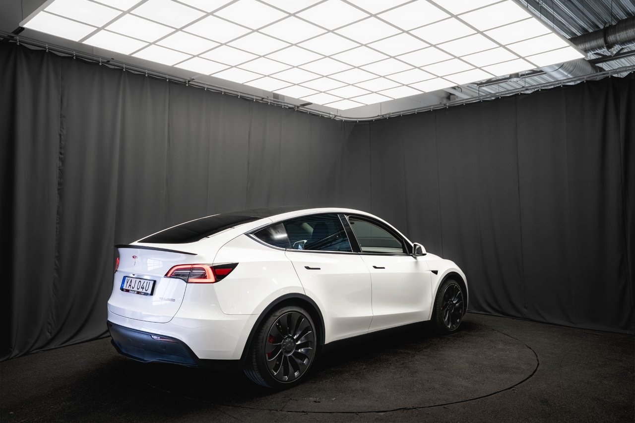 Tesla Model Y 2023, bild 7/10