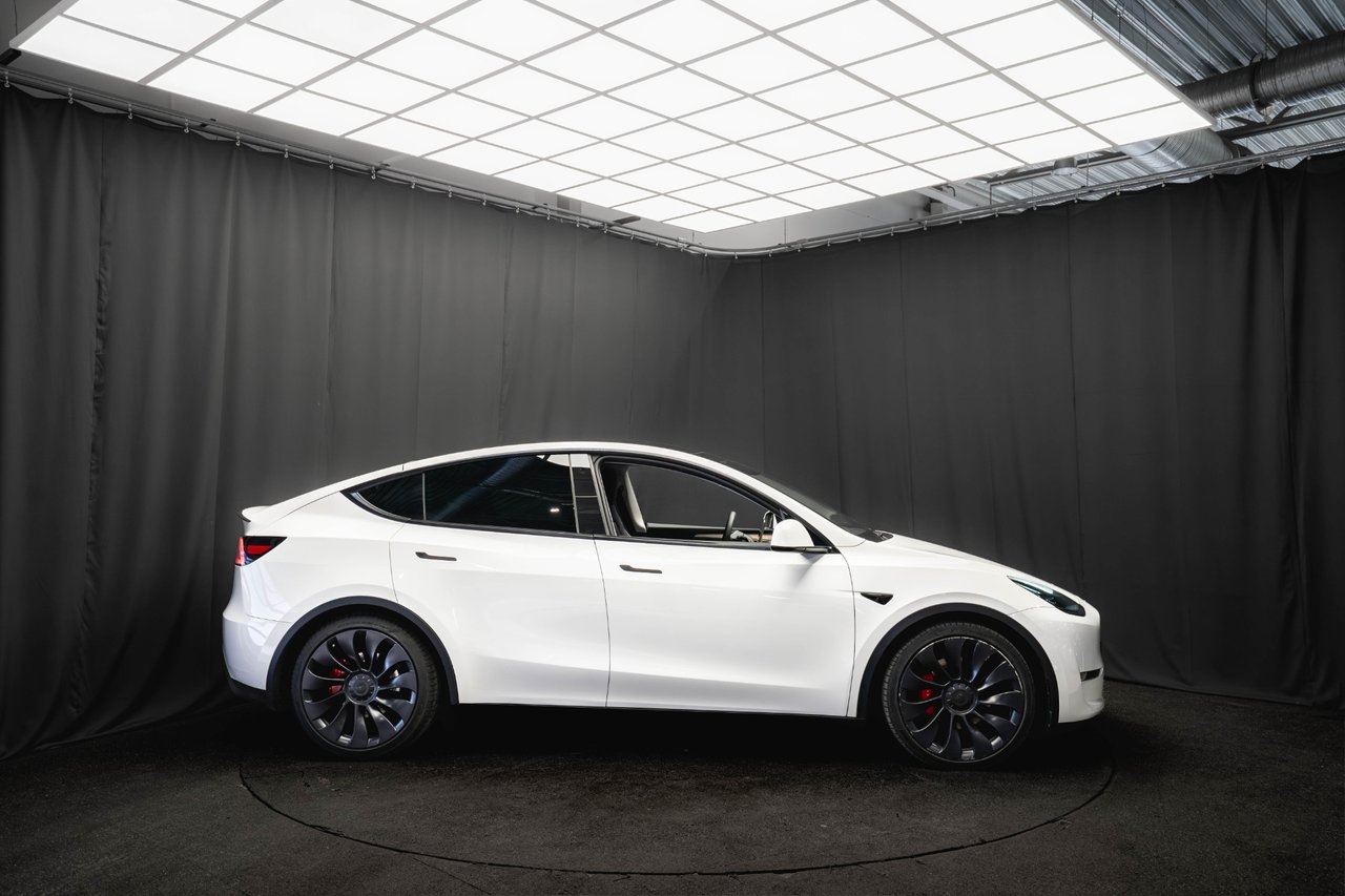 Tesla Model Y 2023, bild 6/10