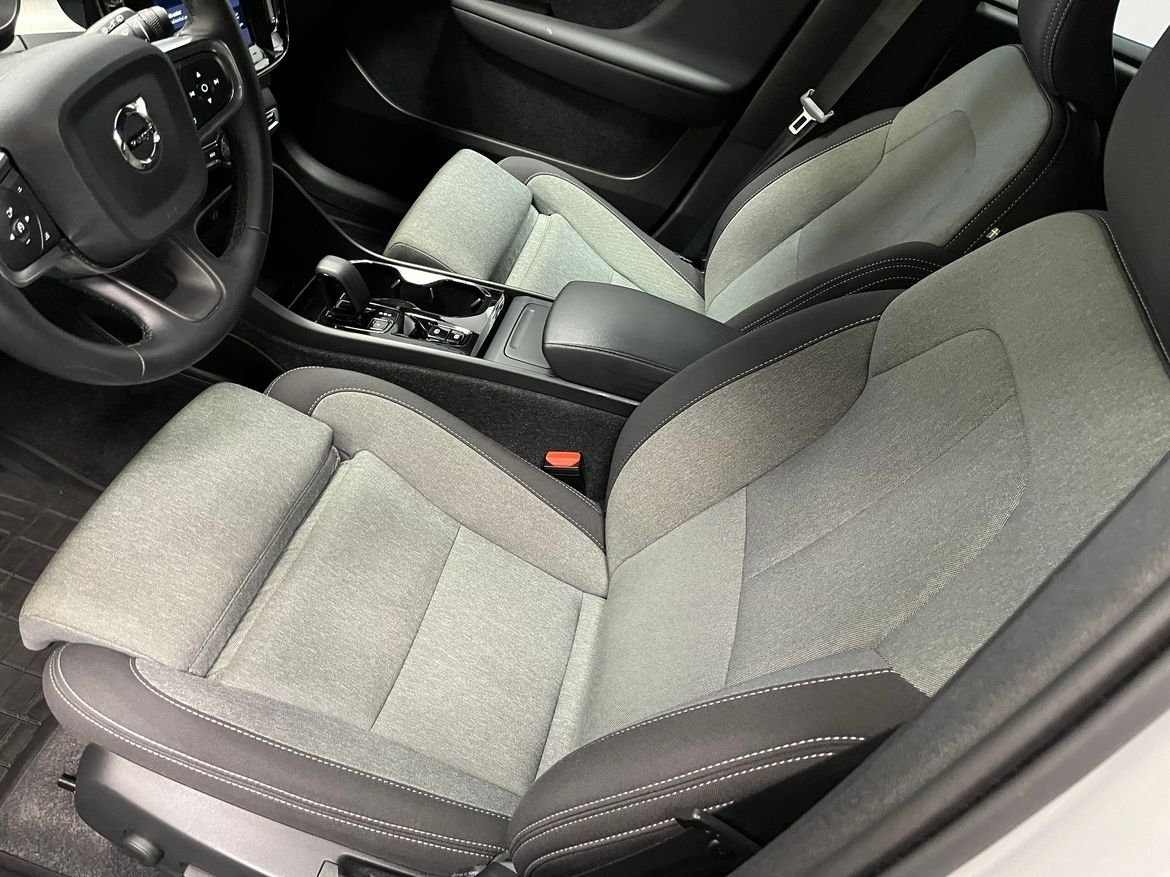Volvo XC40 B3 FWD Bensin Plus Dark 2025, kuva 4/10